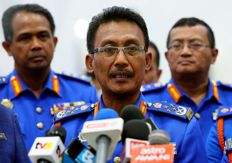 Civil Defence Force (APM) chief commissioner Datuk Aminurrahim Mohamed however said the officials have since been reprimanded accordingly. BERNAMA PIC