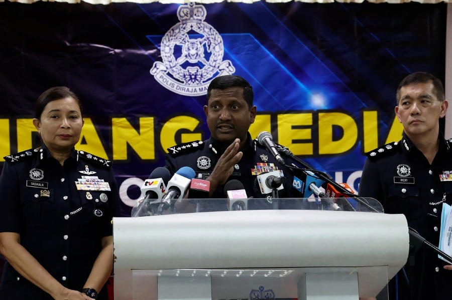 Selangor police chief Datuk Hussein Omar Khan said that around 3pm, a routine patrol by the Bukit Aman Criminal Investigation Department encountered a Perodua vehicle near the Sungai Balak toll entrance on the Kajang Traffic Dispersal Ring Road (SILK) Highway. FILE PIC