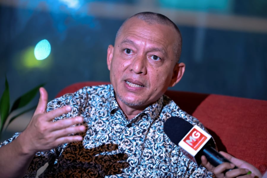 Bersatu information chief Datuk Razali Idris has hit out at Communications Minister Fahmi Fadzil for accusing party president Tan Sri Muhyiddin Yassin of spreading fake news over the recent Federal Court ruling allowing Kelantan syariah enactments to be challenged. Bernama filepic