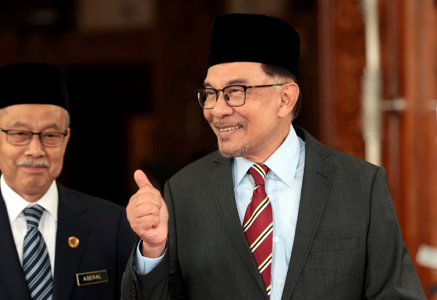 Prime Minister Datuk Seri Anwar Ibrahim hopes to have his full new cabinet lineup ready within the next few days. - Bernama pic