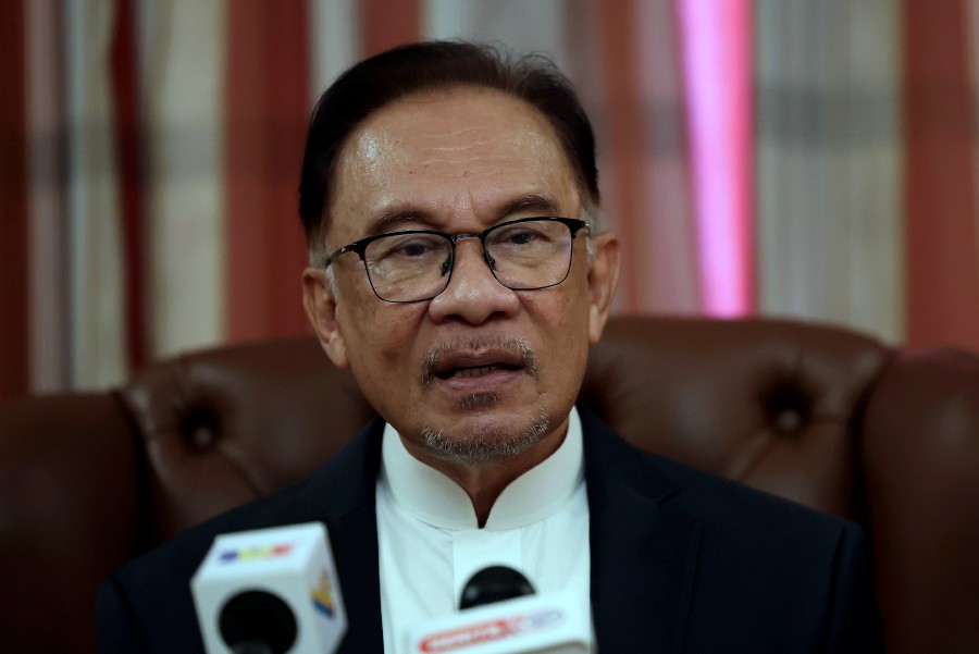 Prime Minister Datuk Seri Anwar Ibrahim, who had been engaging with the global business community during his foreign visits since assuming the premiership in November, said they were encouraged by the stability that is now in place in Malaysia. - Bernama pic