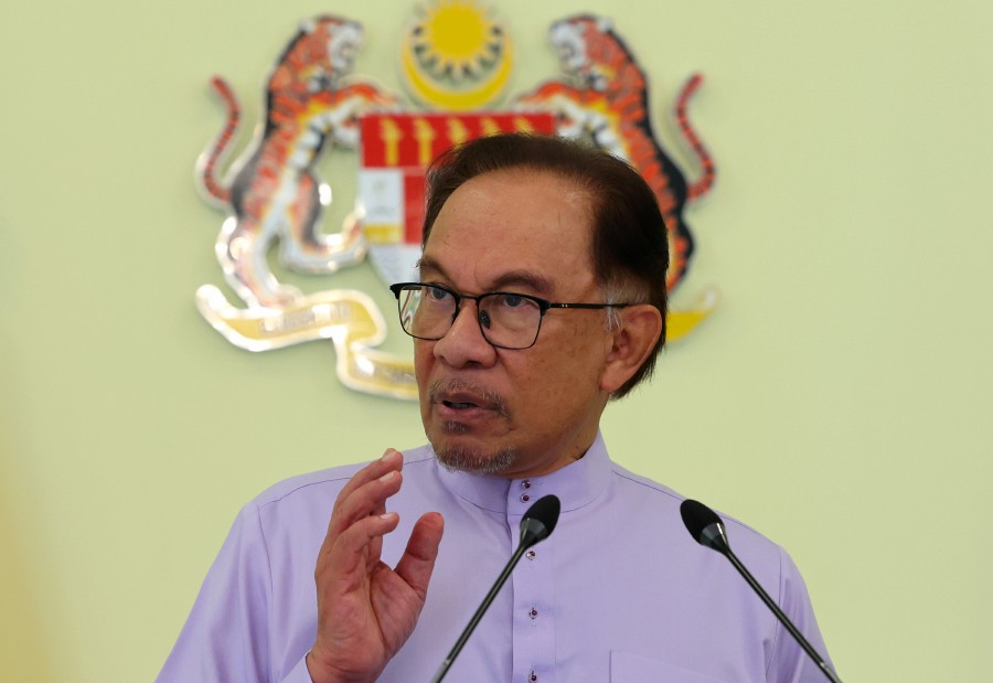 Prime Minister Datuk Seri Anwar Ibrahim expressed sadness over the passing of the founder and first president of the Malaysian Islamic Youth Movement (ABIM), Dr Razali Nawawi. - BERNAMA pic