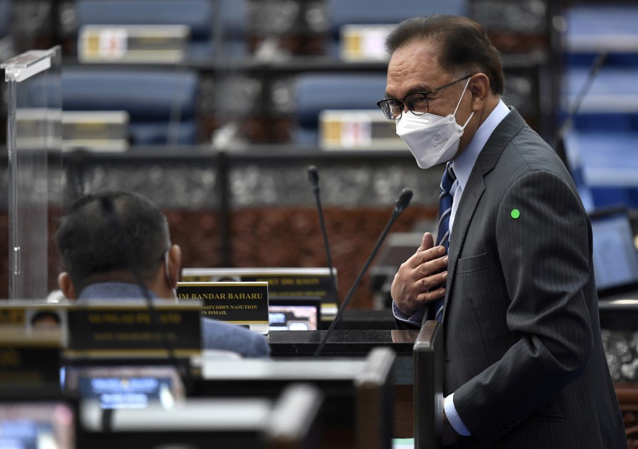Datuk Seri Anwar Ibrahim has received a confirmation letter from the prime minister, upgrading his status as the opposition leader with ministerial-level amenities. - BERNAMA Pic