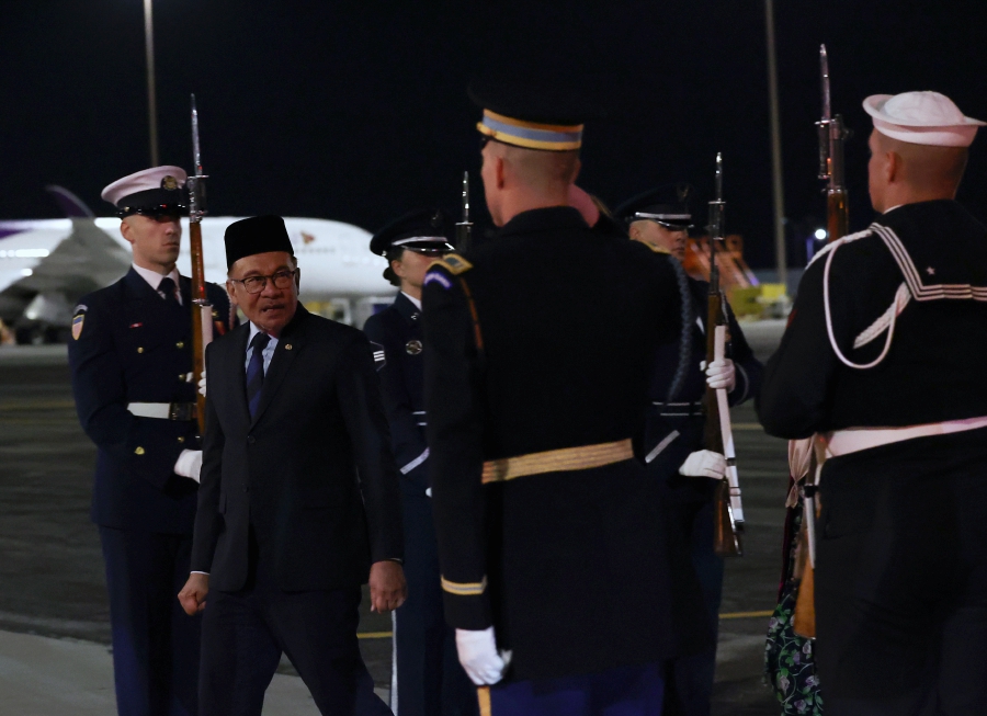 Prime Minister Datuk Seri Anwar Ibrahim said engaging both major powers provides Malaysia with more strategic space to advance its national interests. - BERNAMA pic