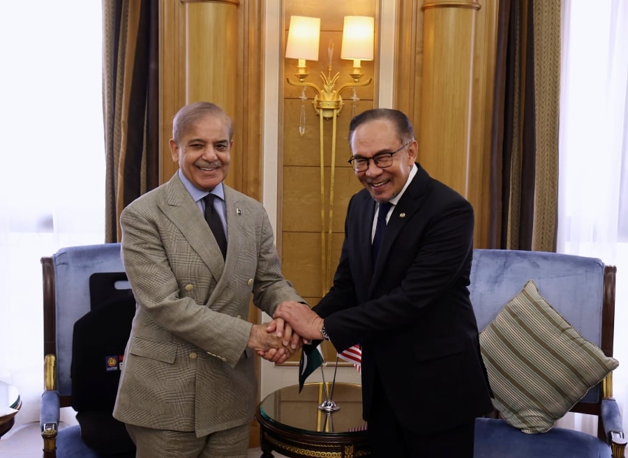 Prime Minister Datuk Seri Anwar Ibrahim held a bilateral meeting with his Pakistani counterpart Muhammad Shehbaz Sharif on the sidelines of the World Economic Forum (WEF) Special Meeting, yesterday. - BERNAMA pic