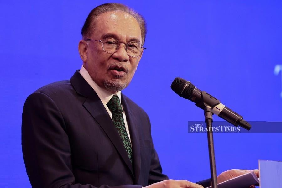 Prime Minister Datuk Seri Anwar Ibrahim will highlight issues of poverty and the reform of global governance at the G20 Summit, taking place in Brazil today. Bernama pic