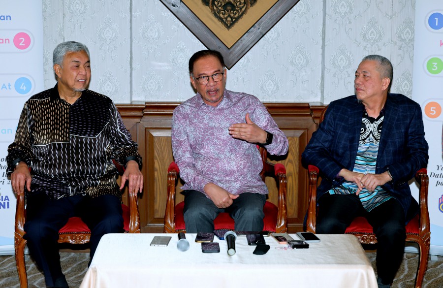 The decision on increasing water tariffs was based on requests made by state menteri besar and chief ministers, says Datuk Seri Anwar Ibrahim. BERNAMA PIC