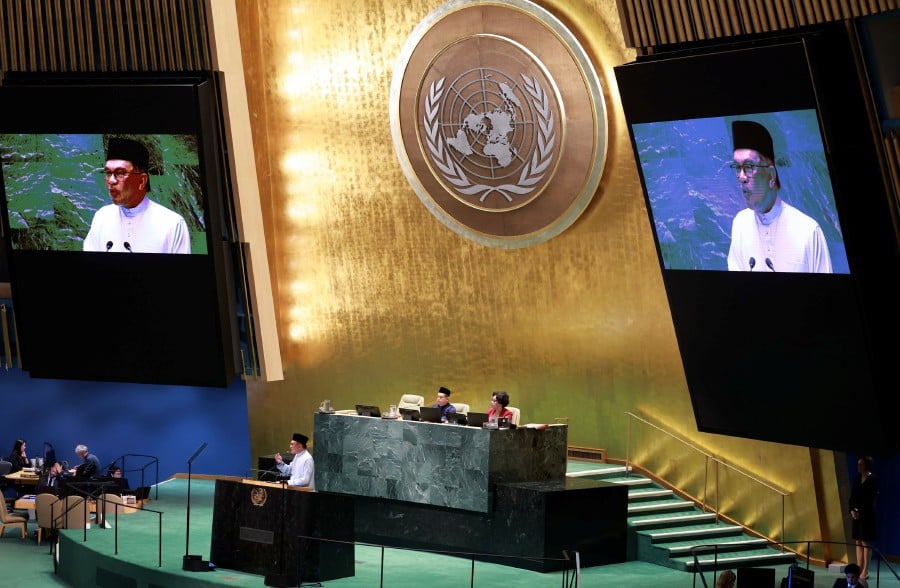 Datuk Seri Anwar Ibrahim, delivered his inaugural address before the UN General Assembly on Friday. -BERNAMA PIC