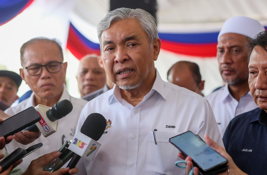 The early morning attack on the Ulu Tiram Police station in Johor Baru yesterday, which claimed the lives of two police officers, should not be taken lightly despite the country’s overall peaceful state, said Deputy Prime Minister Datuk Seri, Dr Ahmad Zahid Hamidi. BERNAMA PIC