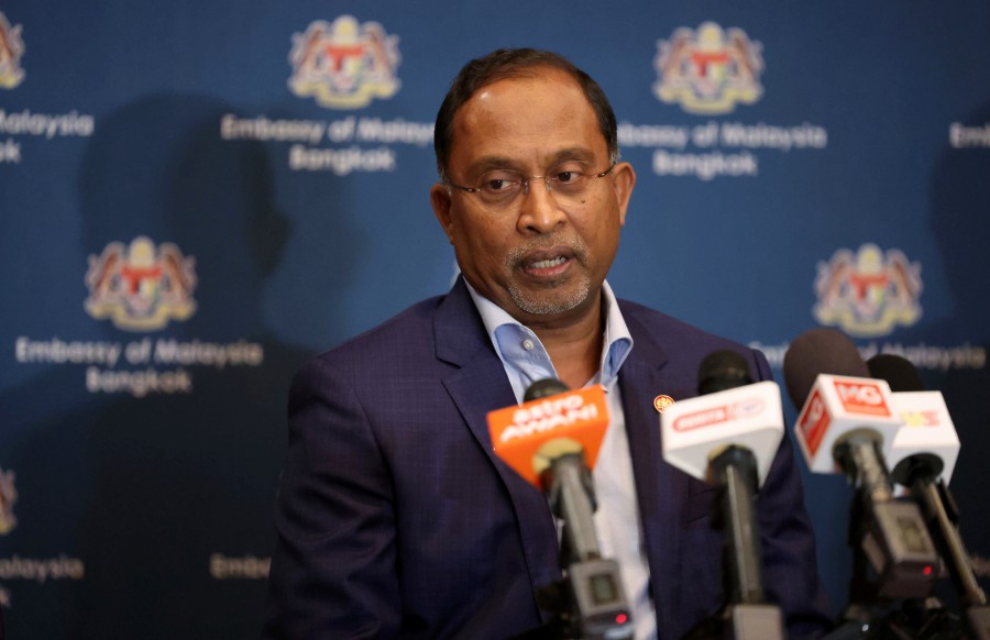 Foreign Minister Datuk Seri Dr Zambry Abd Kadir said Anwar will witness the exchange of the four memoranda at the Government House in Bangkok together with Thailand Prime Minister Prayuth Chan o-cha. - Bernama pic