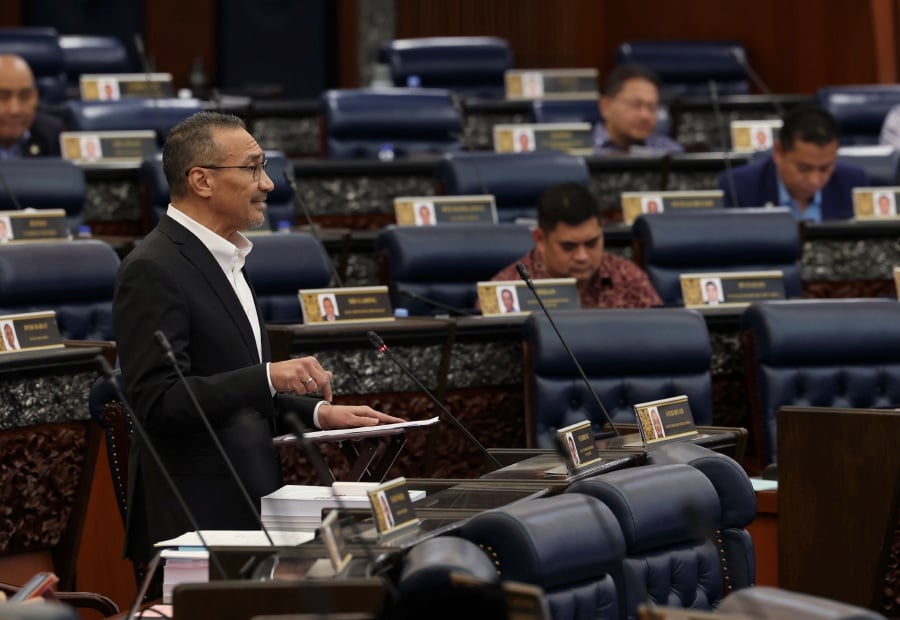 Yesterday, Hishammuddin reprimanded the unity government ministers, claiming that they were not particularly "interested" in the 2024 Budget.- BERNAMA Pic