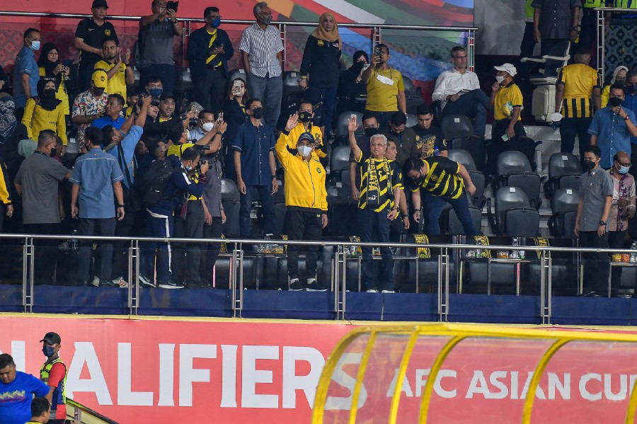 Prime Minister Datuk Seri Ismail Sabri Yaakob turned up at the National Stadium in Bukit Jalil tonight to support the Harimau Malaya squad in their final Group E match against Bangladesh in the 2023 Asian Cup Qualifiers. - Bernama pic