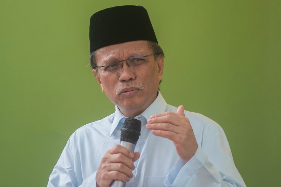 Parti Warisan chief Datuk Seri Mohd Shafie Apdal opposition lawmakers had not received a constituency allocation from the state government. File pic
