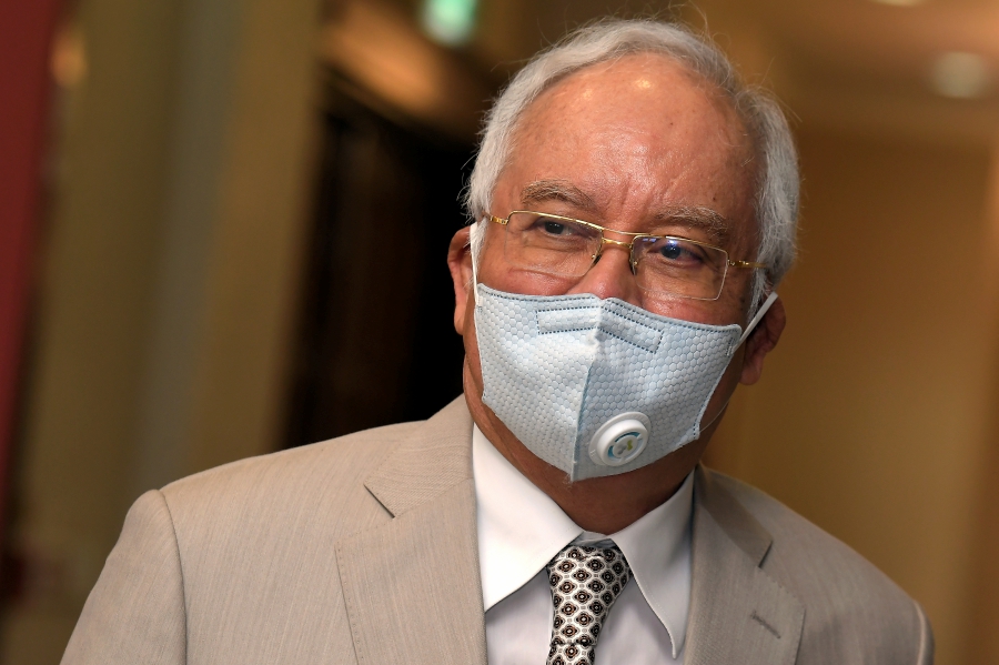 The prosecution in Datuk Seri Najib Razak’s corruption trial involving RM42 million of SRC International Sdn Bhd money wrapped up its case today. --BERNAMA pic