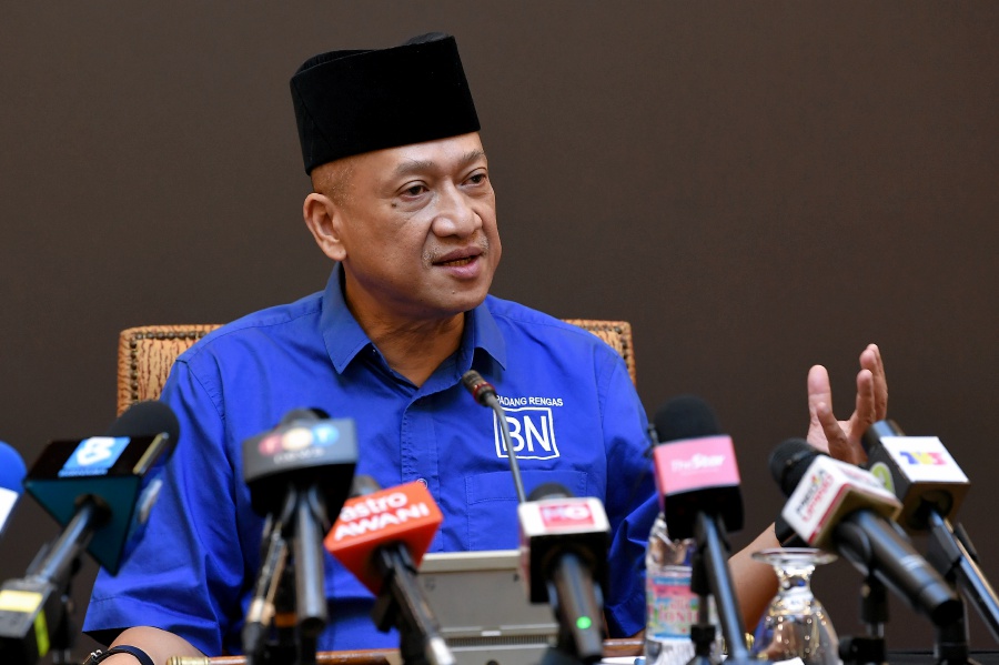Padang Rengas Member of Parliament (MP) Datuk Seri Mohamed Nazri Abdul Aziz will not defend his seat in the next General Election (GE15). - BERNAMA PIC 