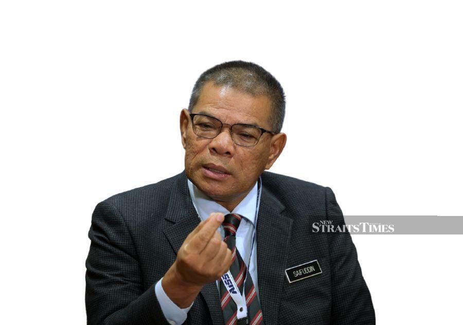 Home Minister Datuk Seri Saifuddin Nasution Ismail said the proposal for amending the Federal Constitution involving citizenship was made collectively by the government.