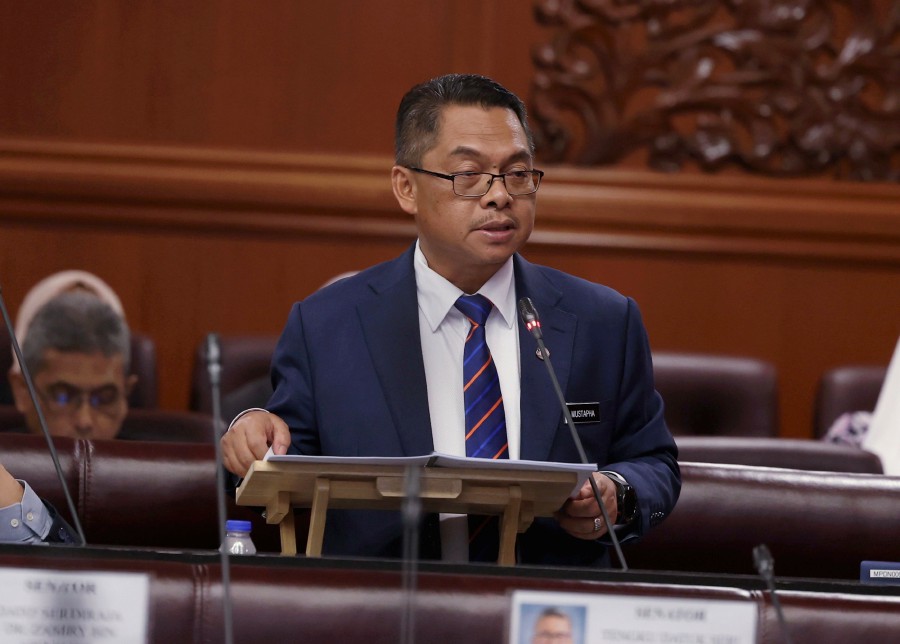 Deputy Human Resource minister Datuk Mustapha Sakmud when winding up the debate for his ministry, said that through the amendment, the rights of the employees has been returned since it provides freedom of association where employees and employers are free to establish or join any union of their own choice. BERNAMA PIC