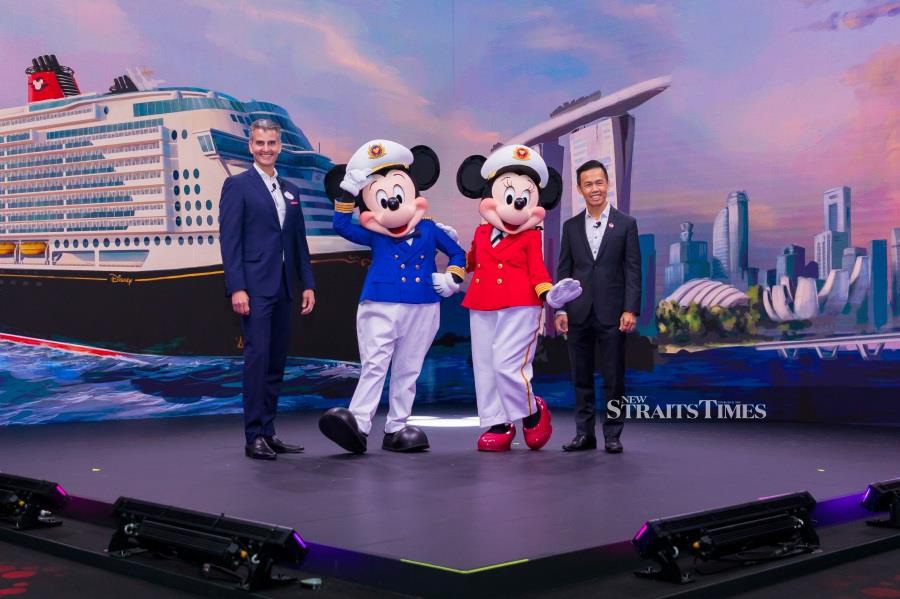From left: Josh D’Amaro and Keith Tan unveiled Singapore’s upcoming first-ever iconic attraction of Disney Cruise Line. Pictures courtesy of Singapore Tourism Board