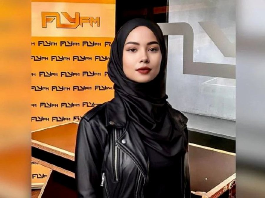 Fly FM’s DJ Aina received an award at the Asia-Pacific Broadcasting+ Awards 2024 recently. MPA