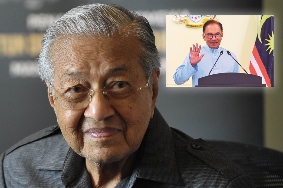 Dr Mahathir said what had been done so far had yet to boost any confidence among the business community and parents, instead they had expressed their concerns.- NSTP file pic