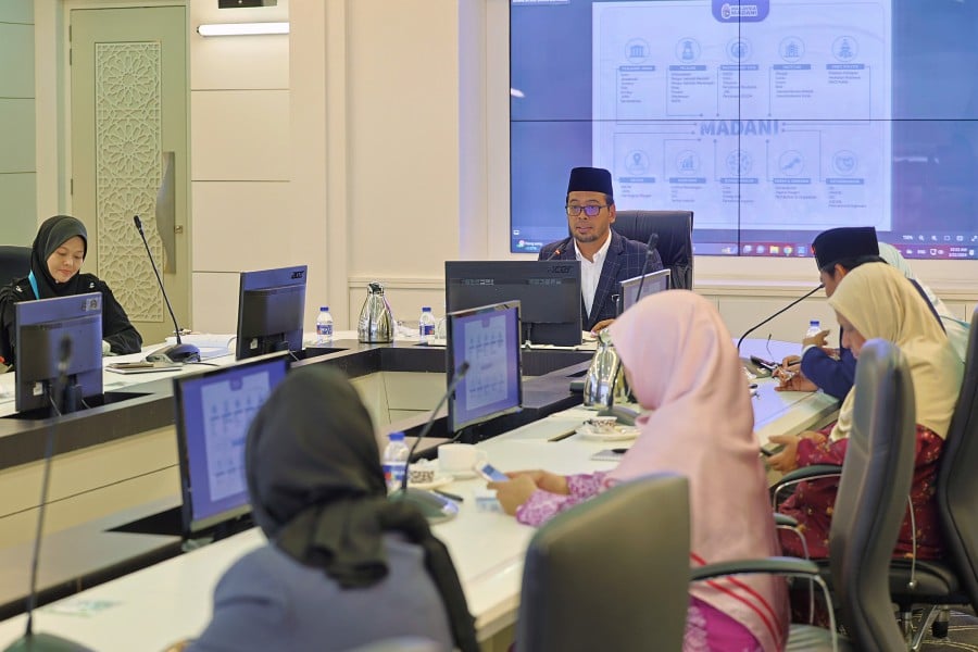 The Malaysian Syariah Prosecution Department (JPSM) will be established to further strengthen the Syariah legal ecosystem in the country, said Deputy Minister in the Prime Minister’s Department (Religious Affairs) Dr Zulkifli Hasan. - Bernama pic
