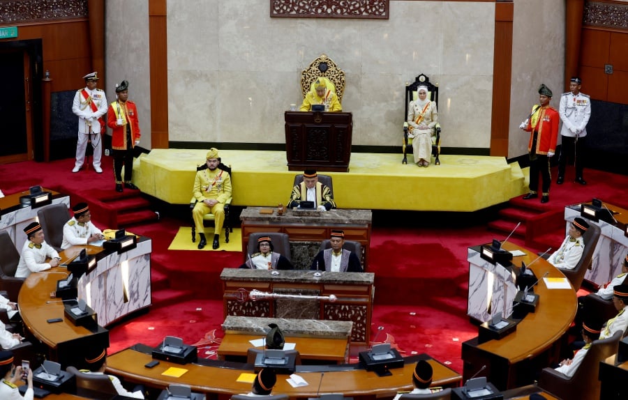 Sultan Sharafuddin Idris Shah, who was speaking at the opening of the Second Session of the 15th State Legislative Assembly in Shah Alam, named two traits — laziness and negligence — that are hindering the civil service from serving the public in the state. - Bernama pic