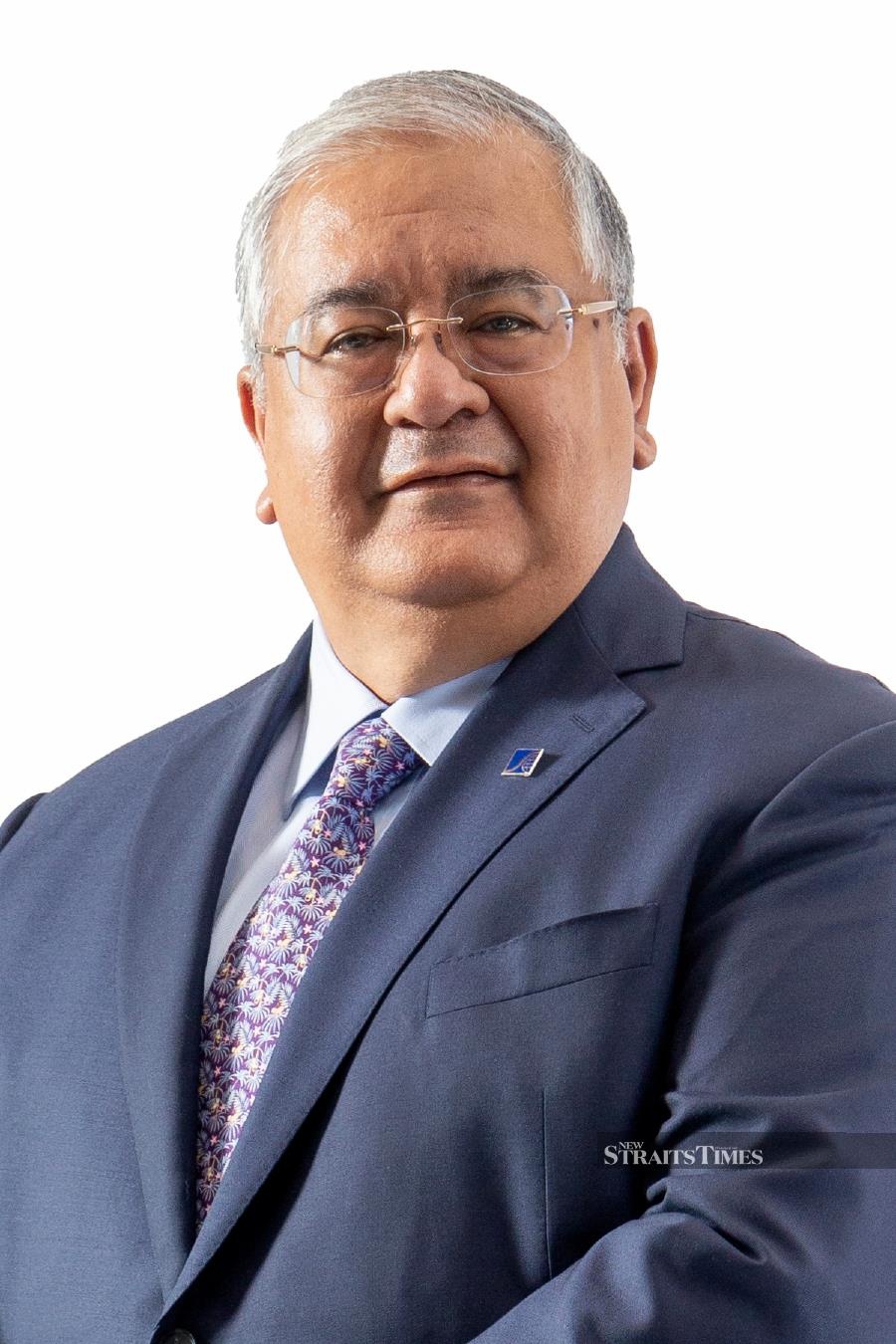 The Securities Commission Malaysia (SC) executive chairman Datuk Seri Dr. Awang Adek Hussin will retire with effect from June 15, 2024 and be replaced by Datuk Mohammad Faiz Azmi Mohammad Azmi.