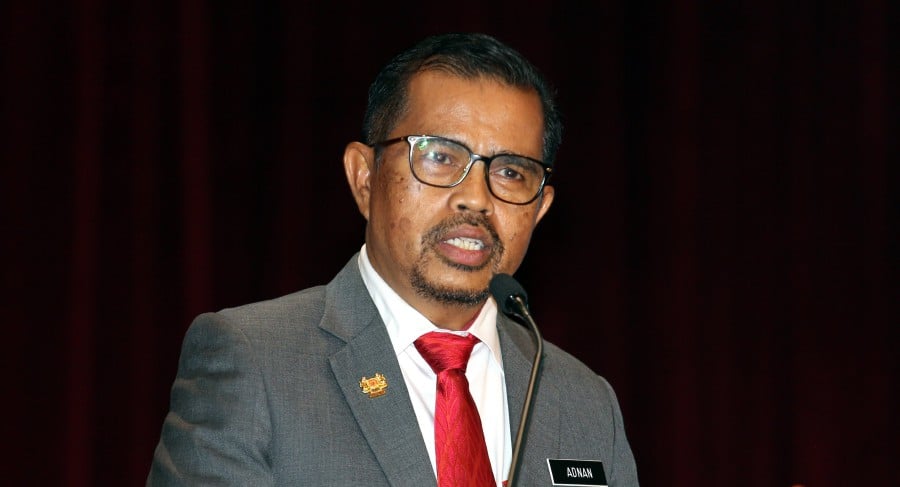 FILE: The Congress of Unions of Employees in the Public Service (Cuepacs) president, Datuk Dr Adnan Mat said the one-off RM100,000 allocation was to support the development of the civil servants’ union. — NSTP FILE PIC
