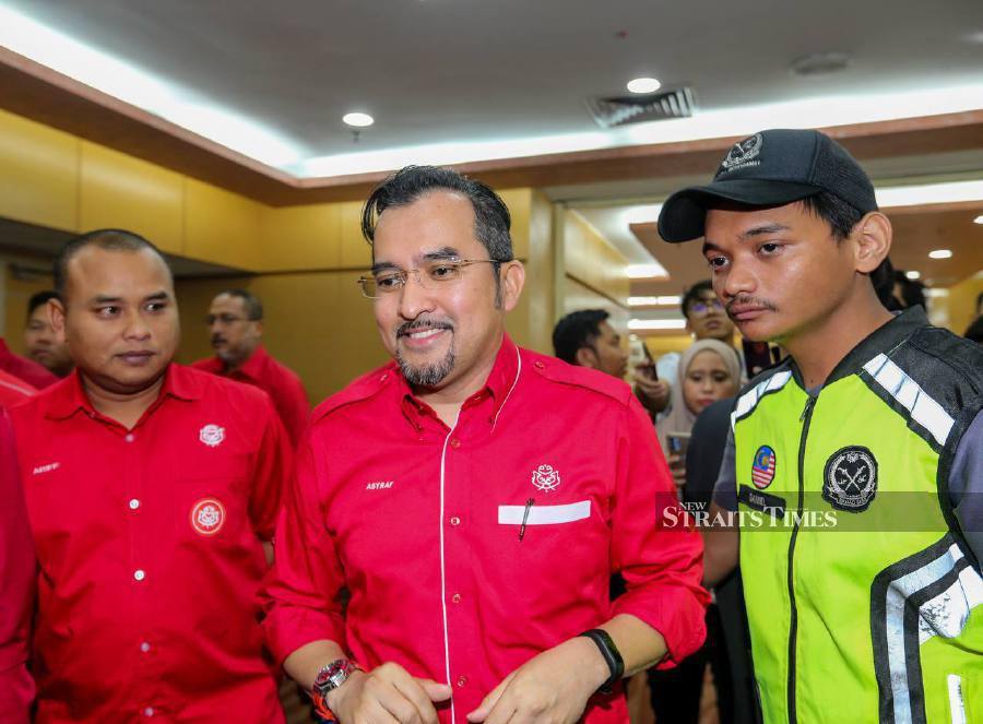 Umno leadership through the party secretary Datuk Dr Asyraf Wajdi Dusuki after the closed-door meeting repeated the party's soundbite yesterday to respect the decision by the Pardons Board. - NSTP/ASWADI ALIAS