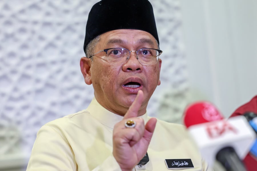 Minister in the Prime Minister’s Department (Religious Affairs) Datuk Dr Mohd Na’im Mokhtar. -- BERNAMA FILEPIC