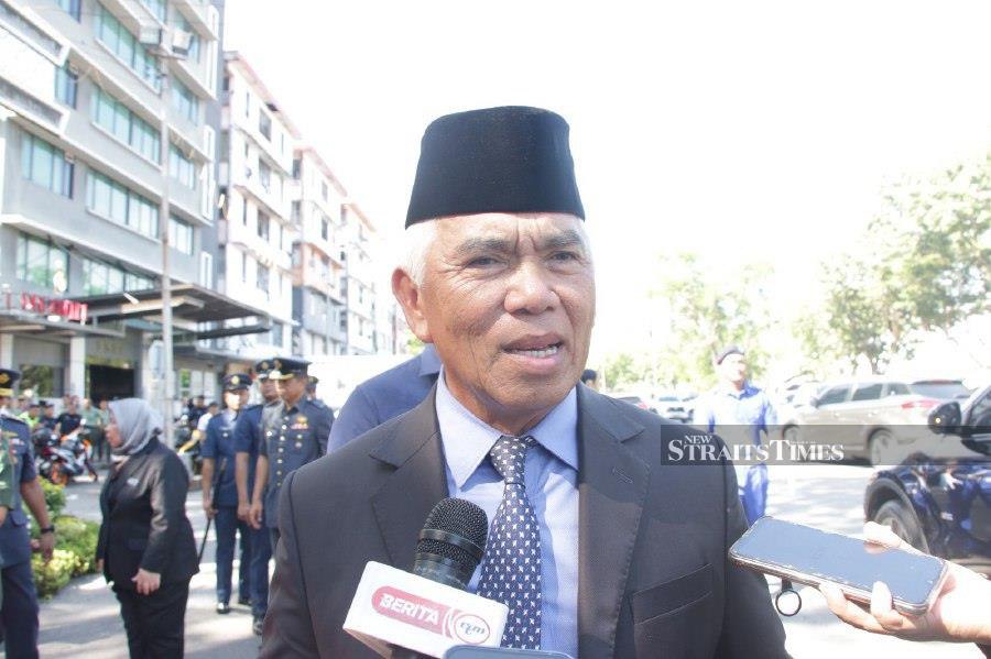 Sindumin assemblyman Datuk Dr Yusof Yacob wants Sabah to reform its management system so that it can catch up to Sarawak in terms of development. - NSTP/NSTP file pic