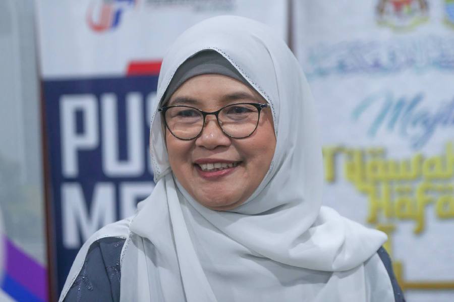 Jakim’s director-general Datuk Hakimah Mohd Yusoff said that the warning also applies to all businesses, manufacturers, suppliers, and importers. - File pic