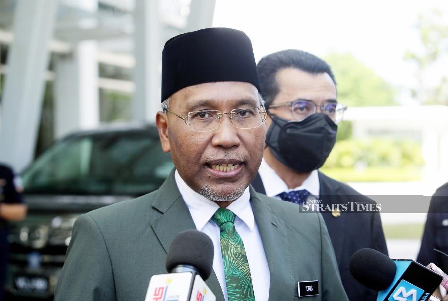 Datuk Idris Ahmad says voters, especially young people, still support Perikatan Nasional (PN) and PAS. - NSTP file pic