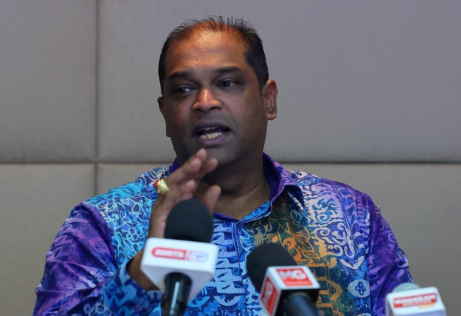 Recipients of the Malaysian Indian Community Transformation Unit (Mitra) funds will now be displayed on its official website, www.mitra.gov.my, as part of efforts to clean up its reputation and restore people’s confidence, said Mitra Special Committee chairman Datuk Ramanan Ramakrishnan. - Bernama pic