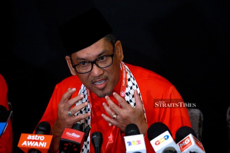 Datuk Seri Ahmad Faizal Azumu who is also Parti Pribumi Bersatu Malaysia (Bersatu) deputy president, described such claims as slander and an attempt to create disunity in the party. - NSTP / FAIZ ANUAR 