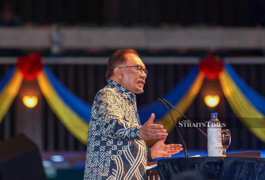 Datuk Seri Anwar Ibrahim said he will not tolerate errant quarters including academicians who are complicit of ‘the system in past’ responsible for the abuse and leakages of public funds. - NSTP/ASWADI ALIAS