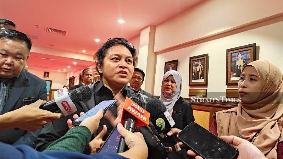Anyone can file a complaint with the Independent Police Conduct Commission (IPCC), which was established in line with the unity government’s commitment to protecting the rights of all citizens, especially vulnerable groups, said Datuk Seri Azalina Othman Said. - NSTP file pic