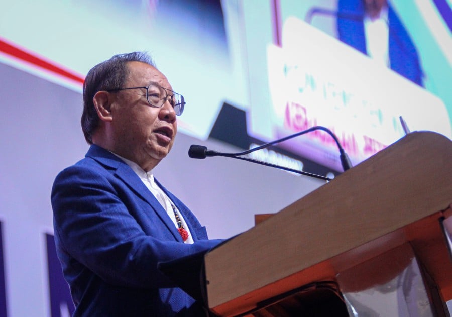 FILE: Sabah Deputy Chief Minister Datuk Seri Dr Jeffrey Kitingan said that the Kaamatan festival should be celebrated with full responsibility and proper manners to ensure that the image of the celebration is not tarnished. — NSTP FILE PIC