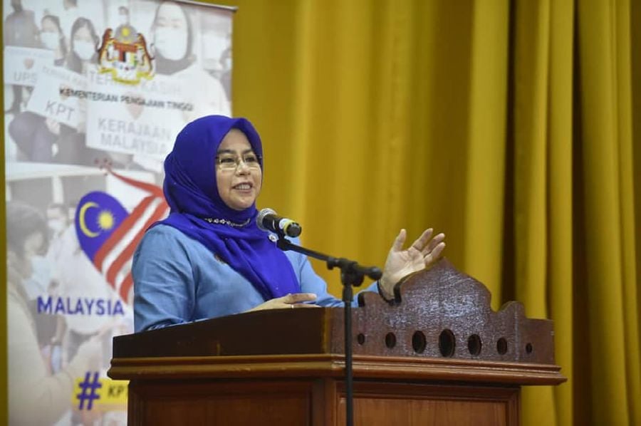 Higher Education Minister Datuk Seri Dr Noraini Ahmad delivers her speech during the Malaysia Prihatin Programme at the Tun Hussein Onn Institute of Teachers' Education in Batu Pahat. - Pic source: Facebook/MOHEOfficial