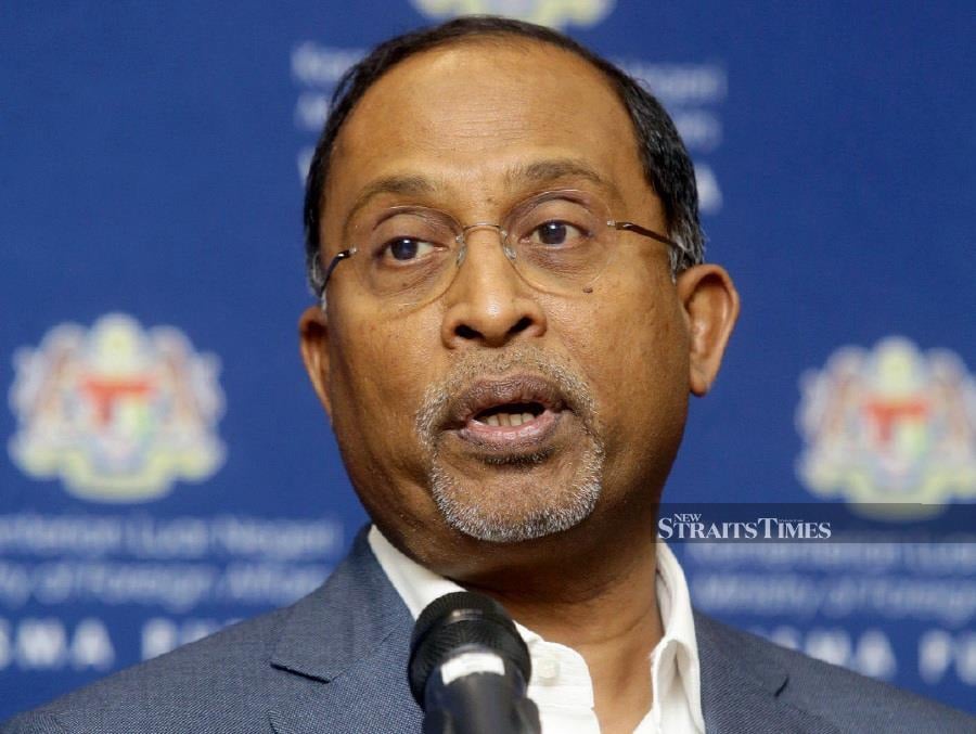 Higher Education Minister Datuk Seri Dr Zambry Abdul Kadir said the decision was made following a discussion with Health Minister Datuk Seri Dr Dzulkefly Ahmad, as well as representatives from both ministries, the Malaysian Medical Council (MMC), and the Malaysian Qualifications Agency (MQA). File Pic. 