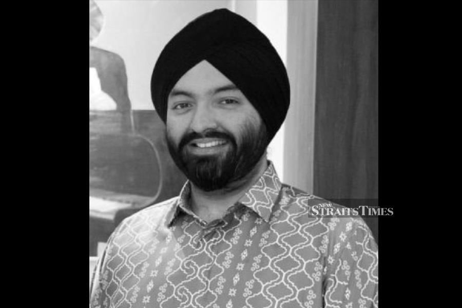 Award-winning bhangra artiste Datuk Sukhjit Singh Gill passed away at 4.15pm today due to a heart attack. He was 34. 