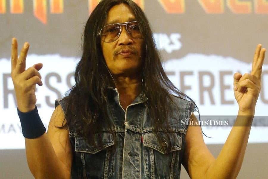 Rock band Search's guitarist Din, whose real name is Noordin Mohd Taib, has questioned the demands made by Datuk Amy Search for royalties from the album compilation ‘Rockology Search: Kid’Din Collection Series’. - NSTP filepic