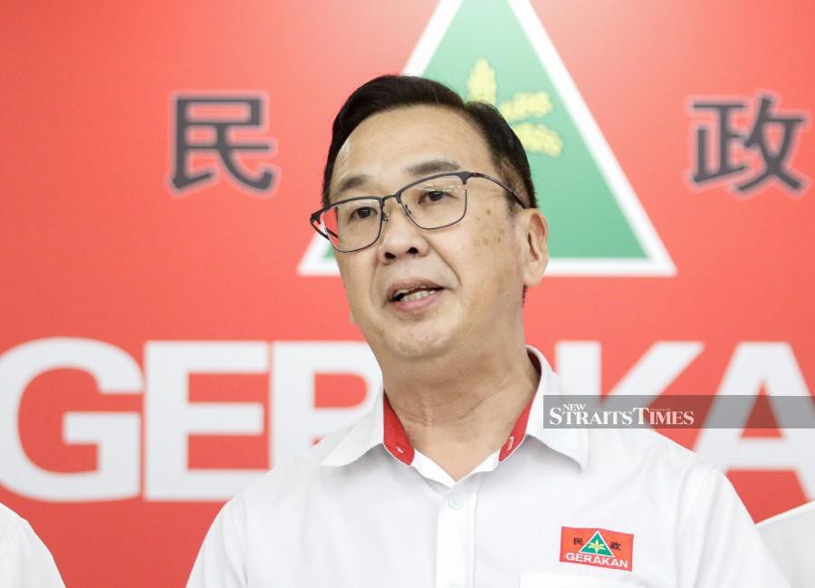 PN deputy chairman Datuk Dr Dominic Lau Hoe Chai said Dr Mahathir's statement does not sway public support for PN since he is not part of the coalition. NSTP/SADIQ SANI