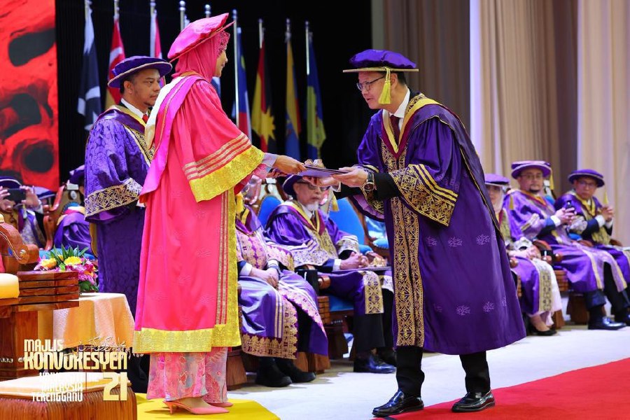 Datuk Seri Dr Michael Tio was conferred an Honorary Doctorate in Management from Faculty of Maritime Studies, University Malaysia Terengganu (UMT) by UMT chancellor Sultanah Nur Zahirah recently. - Pic courtesy of Media Kreatif UMT