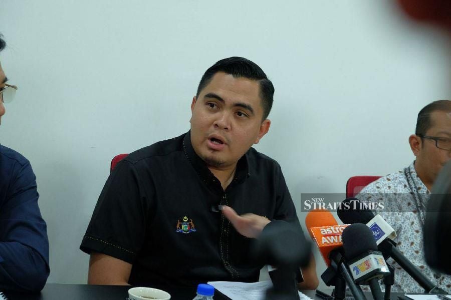 Umno Youth chief Dr Muhamad Akmal Saleh has accepted a coffee talk invitation from a DAP state assemblyman to discuss issues surrounding vernacular schools in the country. - NSTP pic