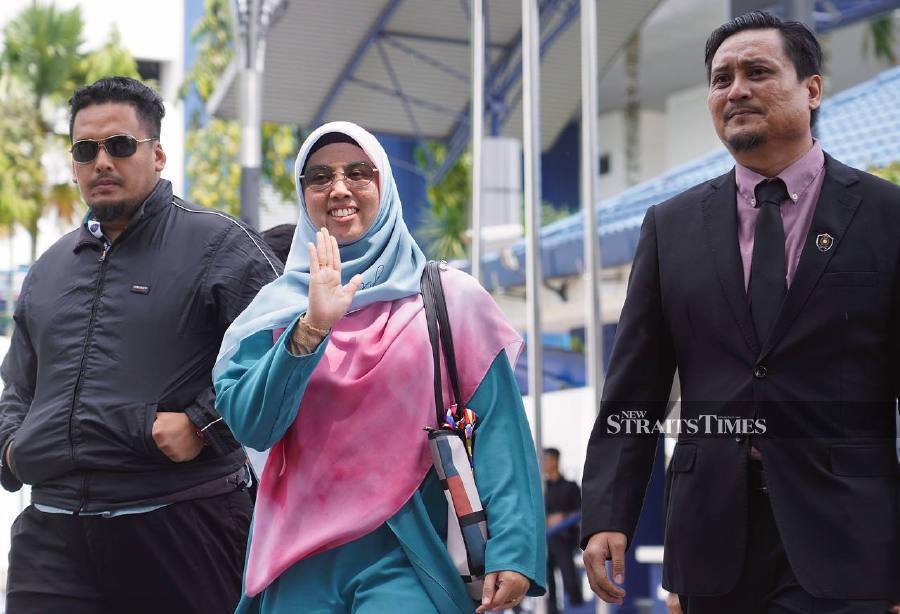 Kepala Batas member of parliament (MP) Dr Siti Mastura Muhammad has defended her allegations of ties between several DAP leaders and the late Communist Party of Malaya leader Chin Peng. - NSTP/FATHIL ASRI.