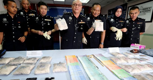 Police cripple drug syndicate, nab five in JB  New 