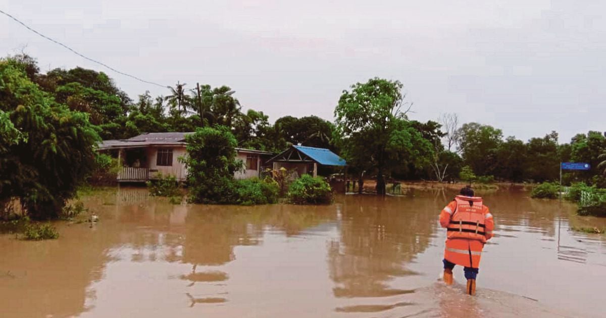 Dungun becomes first T'ganu district hit by monsoon flooding | New ...