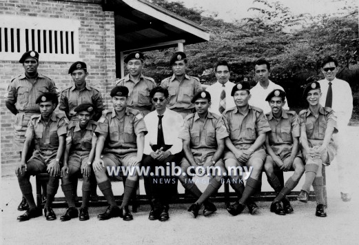 21 November 1958 : First members of the Royal Malayan Air Force transferred from the Royal Air Force (Malaya).