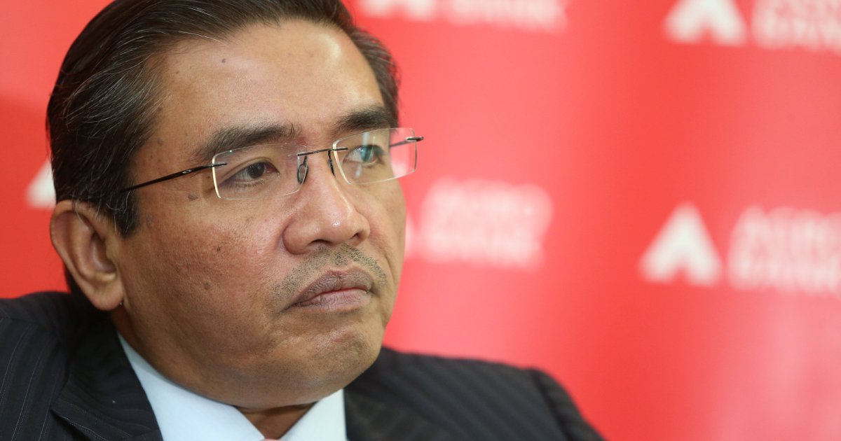 Ex Agrobank Ceo Wan Mohd Fadzmi Gets Islamic Banking Award